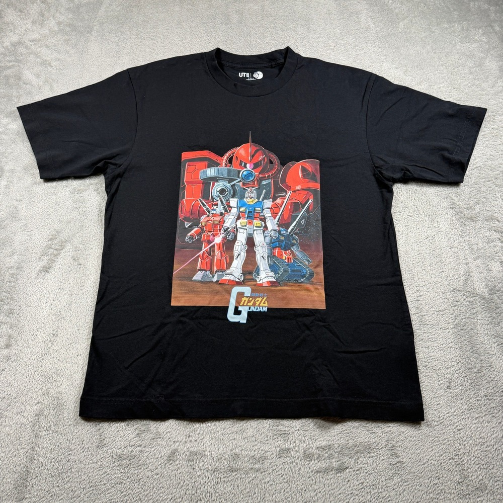 Uniqlo UT Gundam Mech T-Shirt Men Small Anime Manga 45th Anniversary Retro